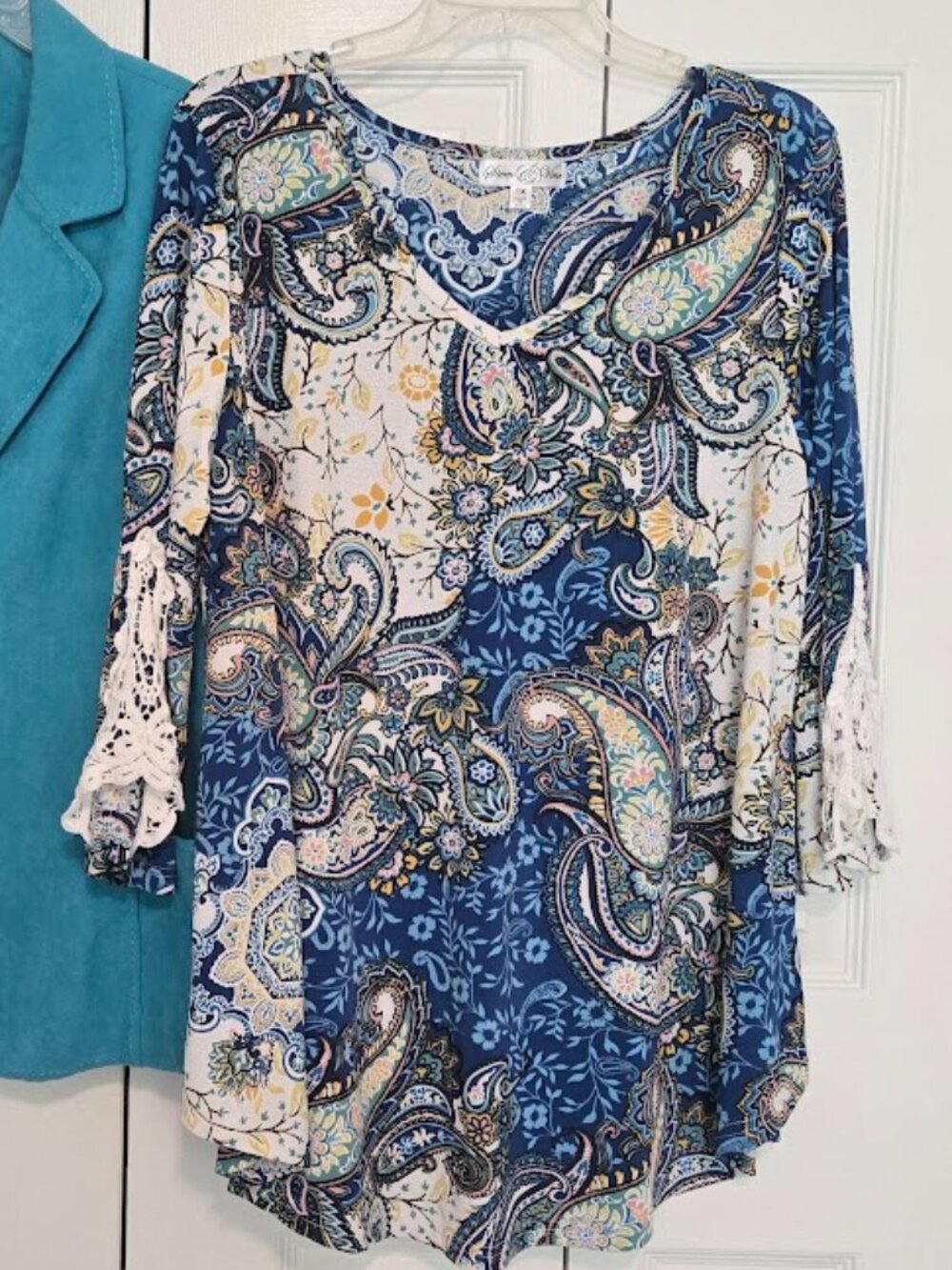 Tunic with embroidery